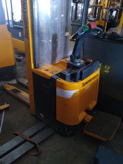 上海洋山港紅黃租賃 專業德國永恒力進口叉車租賃服務